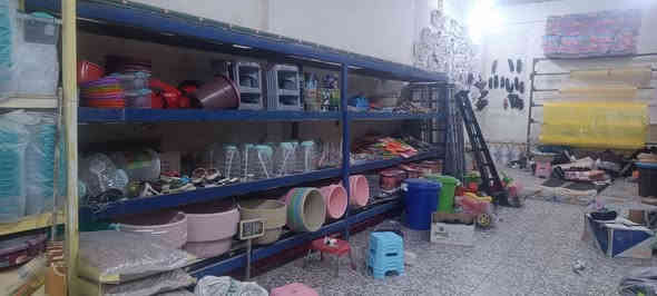 السلام عليكم مكلف بالنشر ميز حديد مثل ماواضح بالصوره طول ٧ م ارتفاع ٢ م عرض اعتقد ٦٠ سم باقي التفاصل الأتصال على هذا الرقم ***********
