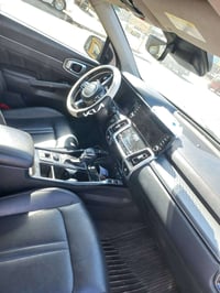 سورنتو ٢٠٢٣ فول مواصف سياحي لون مميز  سمنتي حادث تبديل فقط دعامية وبار...