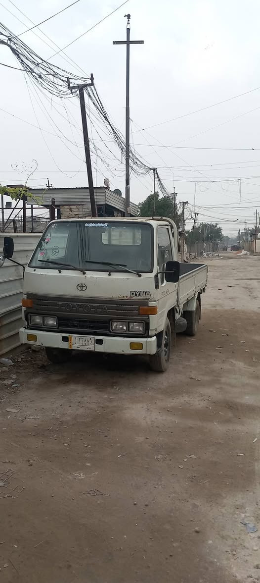 سلام عليكم للبيع تيوتة داينة ٢ طن مديل ٩٤ ميكينة ١٤ مكان بغداد  ***********
