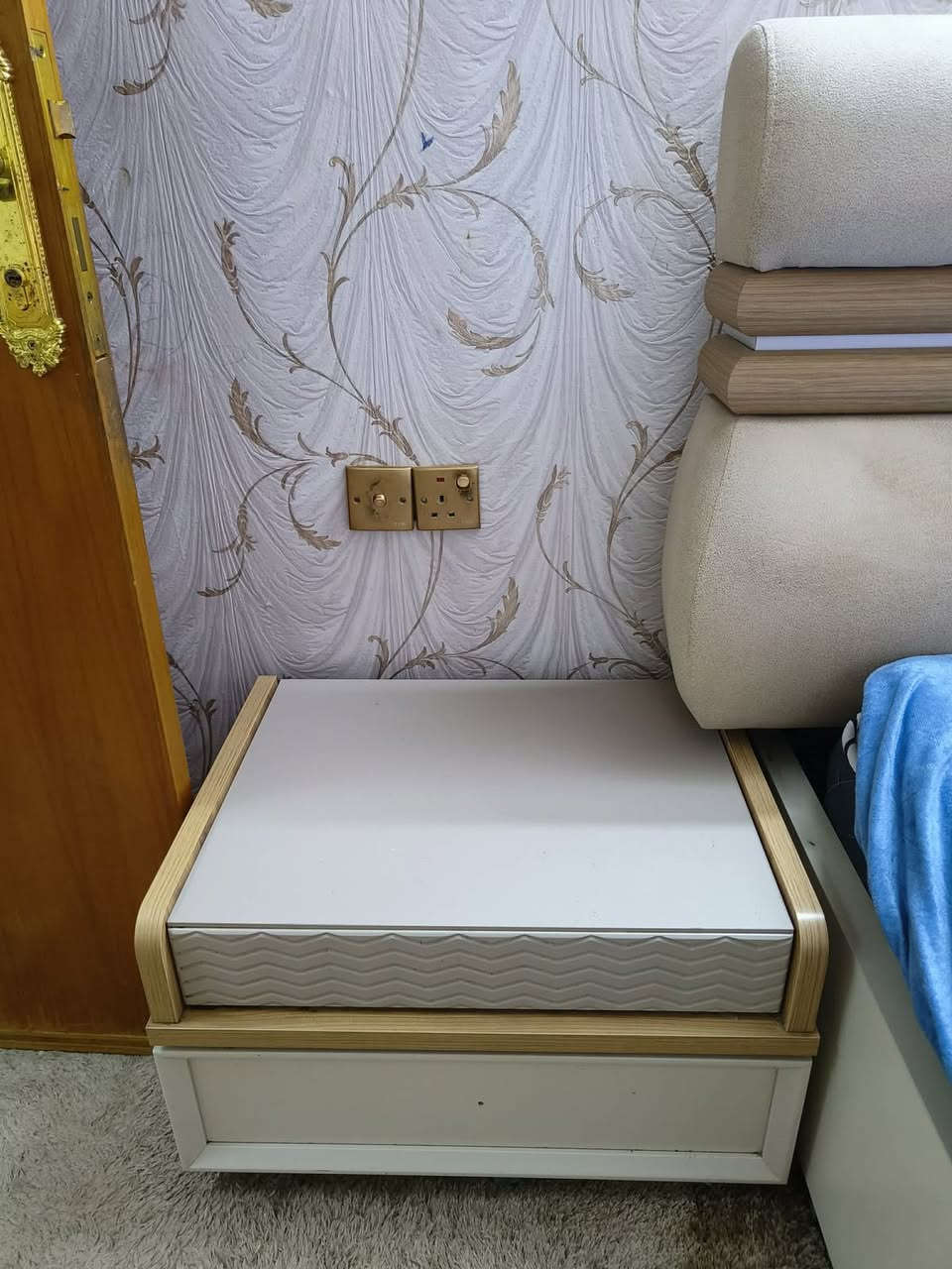 غرفه نوم نظيفة جدا مستخدمة استخدام قليل
السعر 650 الف 

للاستفسار متواجد على الفيس بوك 

مكاني بعقوبة


**إذا كنت صاحب هذا الإعلان وتريد حذفه لأي سبب، رجاءا أرسل رسالة إلى الدعم الفني**