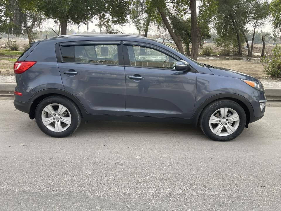 كيه سبورتنج 2012وارد امريكي حادث طخه بلبنيد والجاملغ بدون دواخل السيارة جديده جداً او جاهزه من كلشي مكينه 2400دوش ماشيه 160السعر 118او بيها مجال العنوان بغداد الامين الثانيه رقم الهاتف ***********
