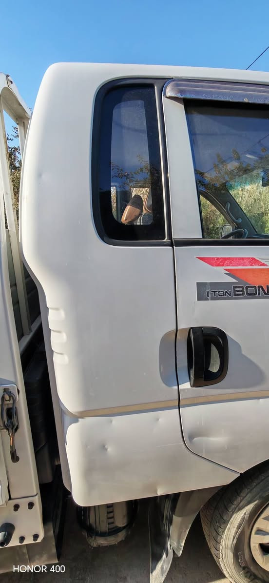 السلام عليكم
كيا حمل للبيع ١٨ مسكر رقم بغداد انكليزي سنويه جديده بسمي تحويل ثاني يوم مكفوله من الكص و التبديل و بيه طخه بسيطه  موضحه بالصوره السعر ١٣٨ و بيه مجال حك الجيه
للاستفسار الاتصال على الرقم
***********
