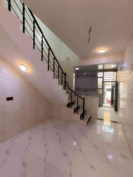 كربلاء مجمع الوردة السكني  للبيع بيت المساحة 50 متر غرفتين نوم بناء حديث مسلح كونكريت درجة اولى
 متوفره خدمات كاملة ماي مجاري كهرباء شوارع تبليط للباب
📌 الموقع طريق يا حسين طريق الزوار قرب مدينة الزائرين  
اقل من ١٠ دقائق بسياره  للامام الحسين عليه السلام 
طابو زراعي إقرار محكمه سند 25 
السعر البيت  45 مليون وبي مجال بسيط 
للاستفسار والاتصال 
ابو يوسف ***********
ابو يوسف ***********
.... متواجد واتساب،،
