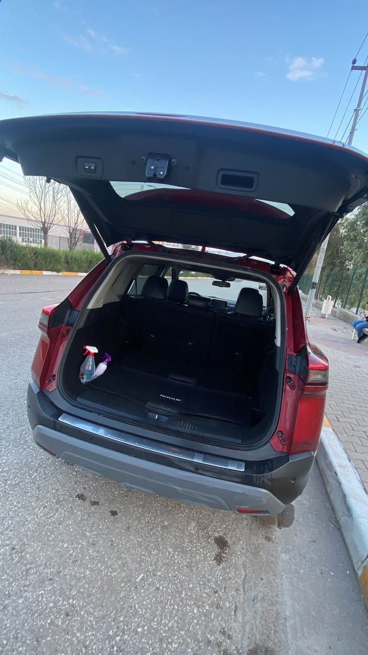 نيسان روگ
موديل ٢٠٢١ 
٤بستون گير و مه كينه بةشةرت 
٢ پارچه هةيه بي داخلي بي ناوگرتن بي يرباك
سةنةوي نويه بة ناوي خؤمه تحويل بة شةرت  
رقم موبايل 
*********** Singapore
