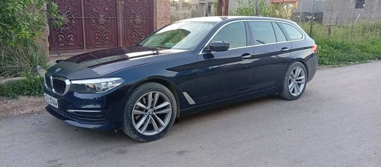 السلام عليكم
Bmw/520,2018للبيع اومراوس حسب القناعه بيه تلث قطع كلير وضربه صغيره بخشم البنيد مصلحا
بي ام دبليو موديل (2018 )
مكينه ٤ سلندرتوين تيربو مكفوله كير ومحرك وصبغ وباردومسويله سيرفس كامل السياره خليجيه ياباني اصلي وكلها عربي من شاشه الدشبول لشاشه الاعطال 
داخل جلد قرميدي بلادي ونظيف كلش 
كشن كامل كهربائي ميموري
وستيرن كهرباء وخزن
شاشه جبيره وماوس تحكم بالشاشه و وسائط ومعلومات السياره 
بصمه وحساسات امامي خلفي بلادي وشغال لايت زنون وعدسات متحركه اصل ترحيب مري ويدات البوب داخل الاناره كلها led بلادي السياره بيها led ابواب ودشبول متغير الالوان بلادي 
كروز سرعه وتحكم ستيرن اوتو ستوب هندبريك دكمه واوتو هولد تبريد ٣ قطع وكله لمس وشاشه ٣ وضعيات قياده نورما وسبورت وكومفورت صندوك كهرباء وبرده الصندوك كهرباء 
بيها بعد مواصفات والسياره نظيفه كلش وع الفحص 
رقم شمالي جديد بأسمي تحويل او وكاله
السياره
رقم صاحب السيارة الاستفسار ‏‪***********‬‏
