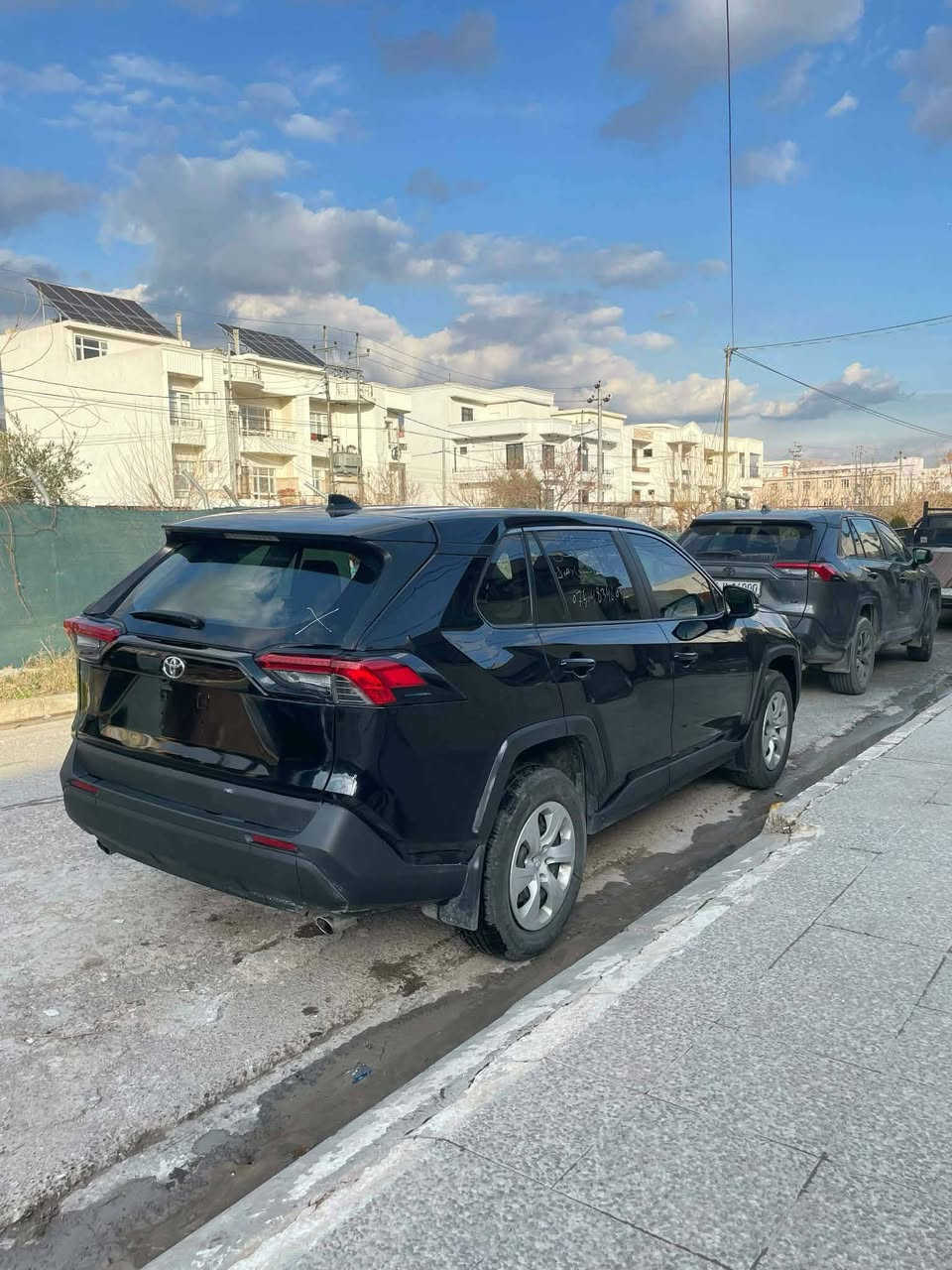 سيارة تويوتا راف 4, موديل LE 2024, السيارة مكفولة من الشواصي والدواخل وألأيرباكات، بجم & خلف كبس، ماشية 20 الف ميل، كير& محرك بشرط، تبريد & تدفئة على وضعية الشركة، رادار أمامي وخلفي وفي الجوانب وباقي المواصفات المعروفة في الراف 4, السيارة ما ناقصه شي وكلها على وضعية الشركة، صبغ فقط باب الصندوق وشبر من جملوغ الخلفي جهة السايق،  السيارة في دهوك وتترقم شمالي، السعر 220$ مع مجال قليل،. الشراي يتفضل خاص


**إذا كنت صاحب هذا الإعلان وتريد حذفه لأي سبب، رجاءا أرسل رسالة إلى الدعم الفني**