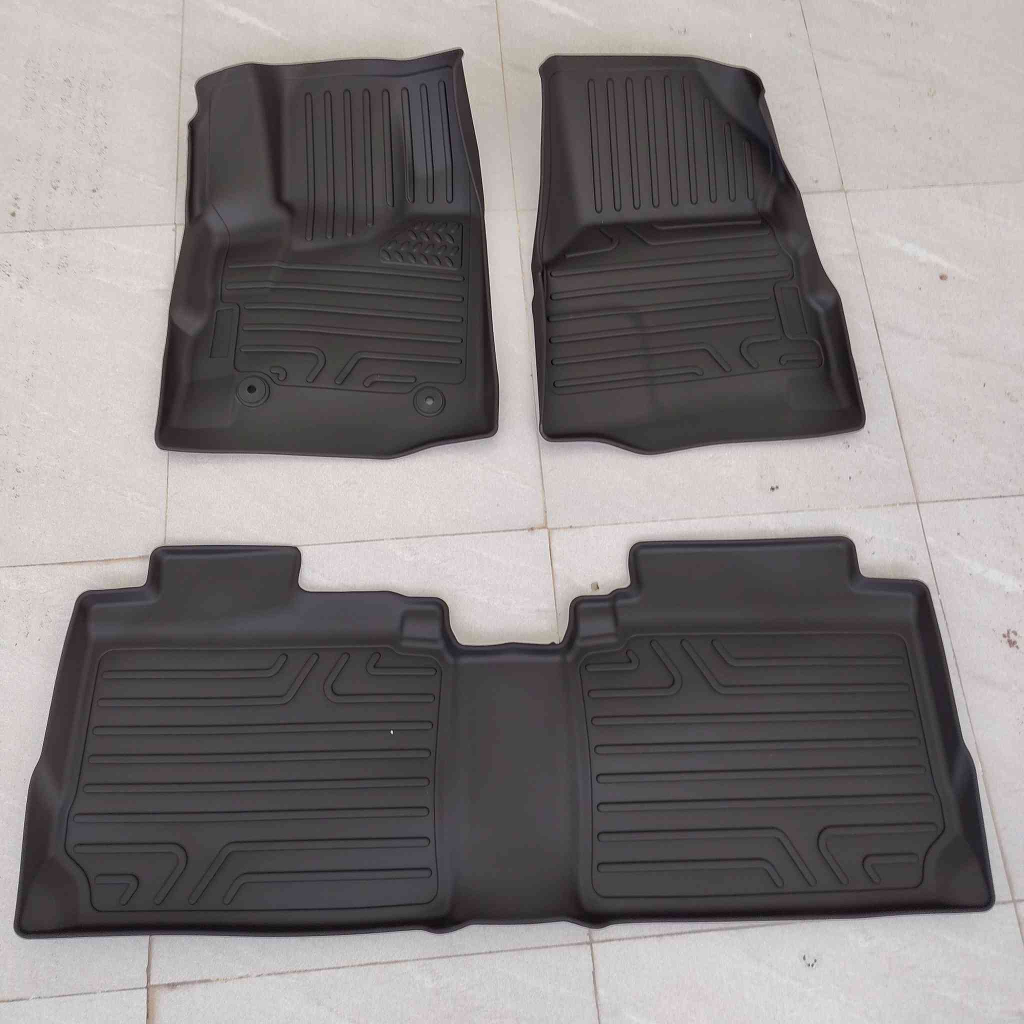 توفرت ارضيات قالب بلادي لل ايكونوكس 
موديل  من 2010 الى 2017 
سعر تخم 65 الف
راسلني واتس اب  ***********
