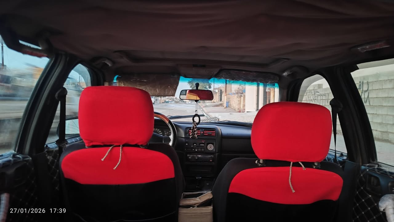 السلام عليكم
اوبل فيكترا موديل 1991
كير مكينا بلشرط 
صدر امامي خلفي جديد 
لا ضربا ولا خياس 
كل ابلاد 
تواير 4 جديد 
تدفئه كامل جامات 4 اوتوماتيك 
سنويه لل 28
دفتر بانزين 
تحويل فقط 
صاحب السيارة 
***********
السعر 38 بيها مجال بسيط
و السلام
