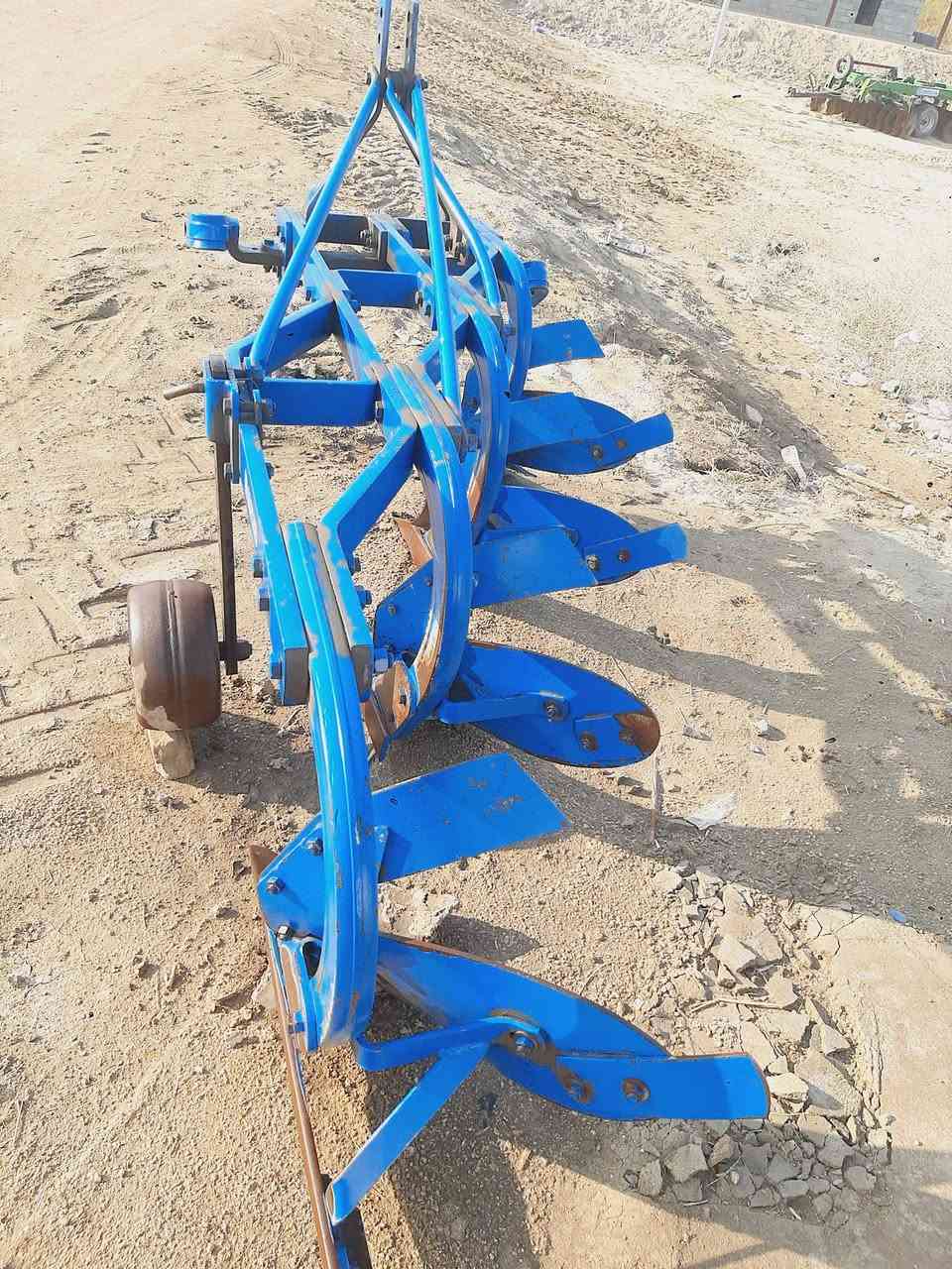 للبيع معدات فدان رباعي حجم  10البير نضيف جدا اخو الجديد 
+خرماشه عمل حامد الخميسيه عمل درجه اولى جديده مشغله دوانم قليله مكان بابل الخميسيه للاستفسار اتصال ***********
