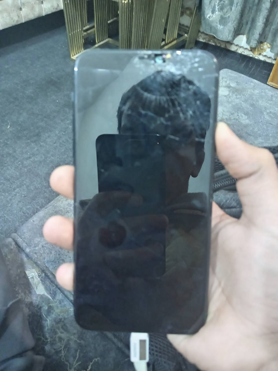 السلام عليكم ايفون 11برو ماكس الجهاز نضيف مبدل بطاريه وشاشه والشاشه مكسوره بس ماماثره بل لمس ابد الذاكره 256 السعر 230 اوبيه مجال
رقم الموبايل *********** مكاني النجف الاشزل شارع المدينه
