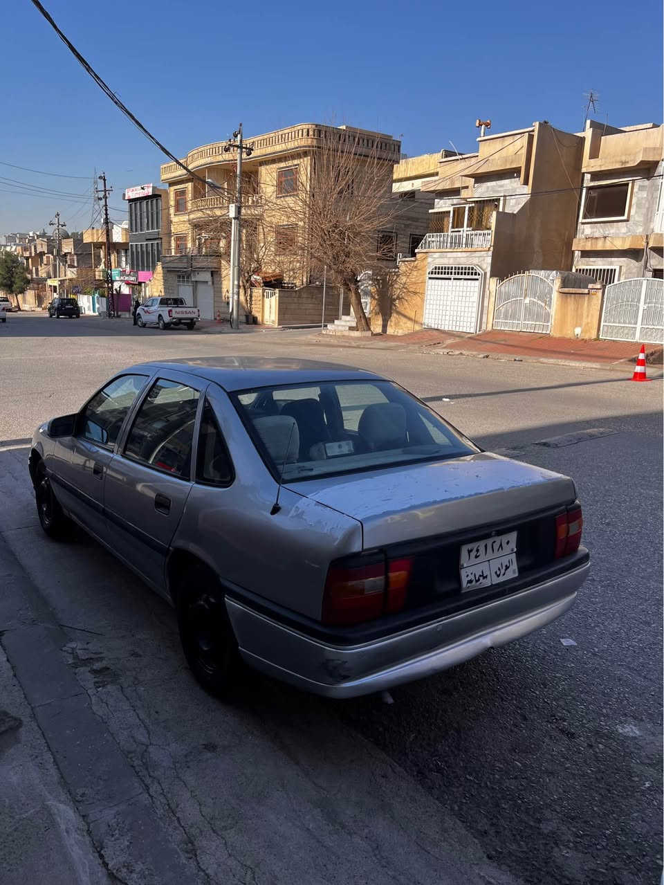 ئۆپڵ ڤیکترا مۆدێل ١٩٩٥ گێڕ ئۆتۆماتیک مەکینە ٢٠ سەیارەکە هەموو شتێکی بە شەرت و چوار تایەو ویلی تازەی لە ژێرایە سەنەویوو تەحویل و غەرامەی بە شەرت سەیارەکە ماڵی دۆستە زۆر ڕێکوو پێک و جایزە بە نسبەت سعریشەوە داوای ٣٨ گەڵاو مەعەمالەی لێ ئەکەم گۆڕینەوەش ئەکەم بە سەیارەیەک بە دڵم بێت یان شاهینەیکی جوان
*********** السليمانية, العراق
