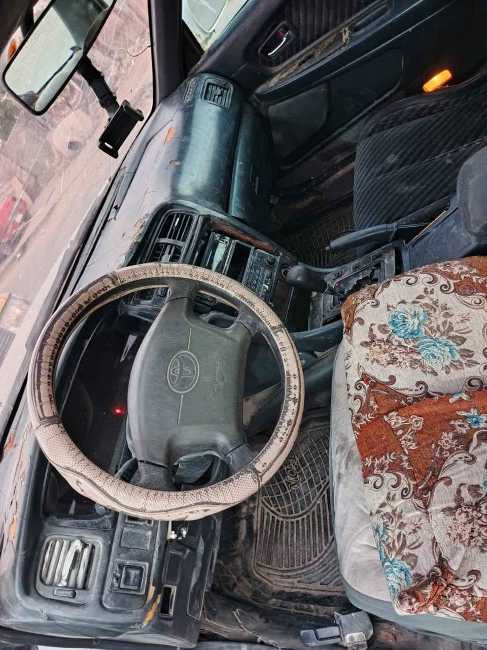 السلام عليكم ورحمة الله وبركاتة مارك مديل 200 رقم أنبار سنويه كارتوني صاقطه 2024 راعيها ما اندله بغداد كص جنطه فقط محرك وكير نضيفات ونجي 4 سلندر كربلائي كهربائية كله شغاله السعر 20 وبيها مجال حك الجيه العنوان نجف الشراي يجي خاص أو يتصل ***********
