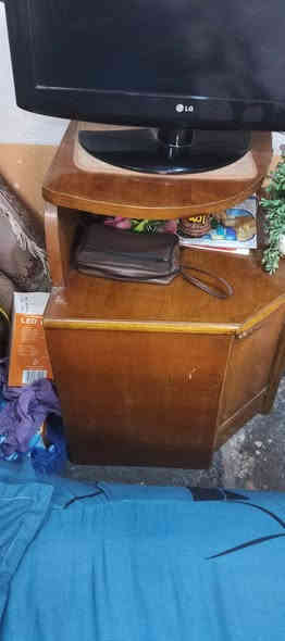 السلام عليكم غرفه صاج تسكام درجه اولئ وجه وكفه صاج ام ٦ ابواب طابقين مكانه الديوانيه *********** ابو امير
