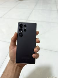 S25 الترا نظيف جدًا وبعده بالضمان بي هذني  ممبينات ولا مأثرات اطلاقًا ...