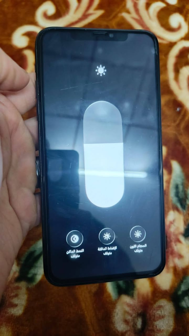 11 برو ماكس نضيف باتري 100 مبدل اصلي
+شاشة اصلي 
ذاكرة 256 
تك
السعر 250 وبي مجال للشراي
تواصل ع الرقم بي واتس 

***********
