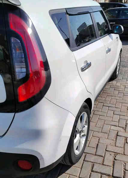 كيا صول 2017 رقم شمالي باسمي تحويل سنوية
محرك 1600 GDI  كير اوتماتيك ماشي 85 الف ميل
كير مكينة تبريد كهربائيات حدادية اطارات جيدة جدا
حادثها صبغ بنيد وشوية بارد جاملغ السائق بون دواخل
السعر 121
بغداد المشتل -ابو مصطفى ***********
