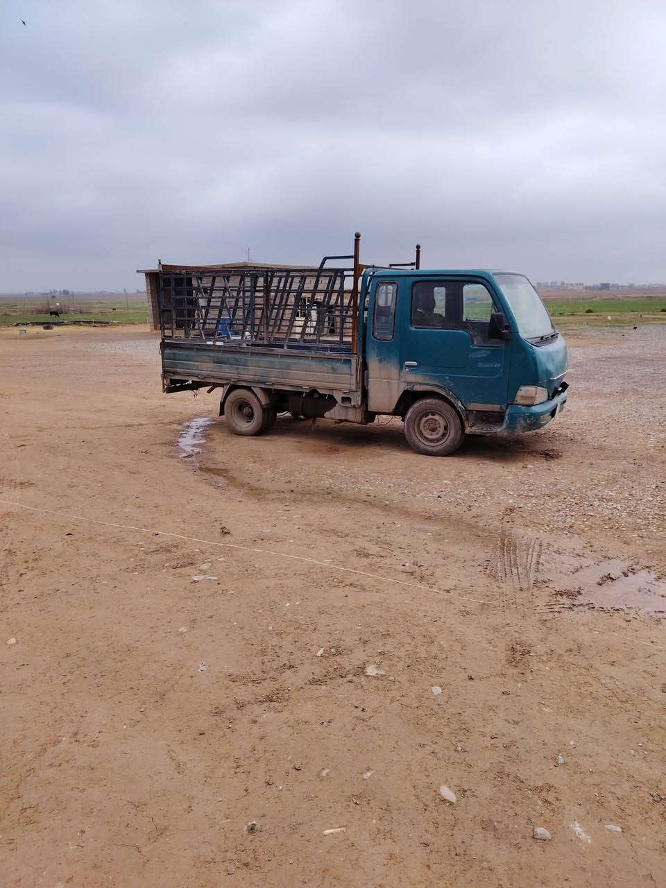 السلام عليكم 
كيا سامسونك 1999
محرك 2700 بنكو صدر جديد  كهربائيات يعوزهن ترتيبات تايرات جدد اكسل شرط السعر 33 وبيها مجال
للاستفسار :: ***********
                  ***********
