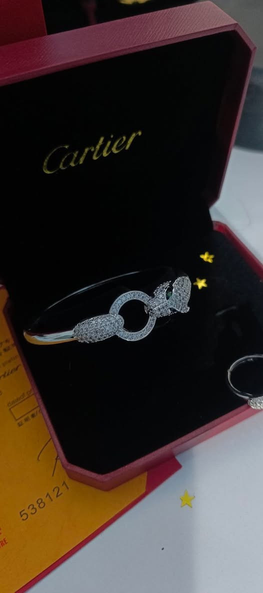 سوار تايكر تكارتير لون الفضي او الابيض + محبس مع علبه وعلاكه شهادة وبسعر جدا مناسب للاستفسار خاص يوجد توصيل كل العراق


**إذا كنت صاحب هذا الإعلان وتريد حذفه لأي سبب، رجاءا أرسل رسالة إلى الدعم الفني**