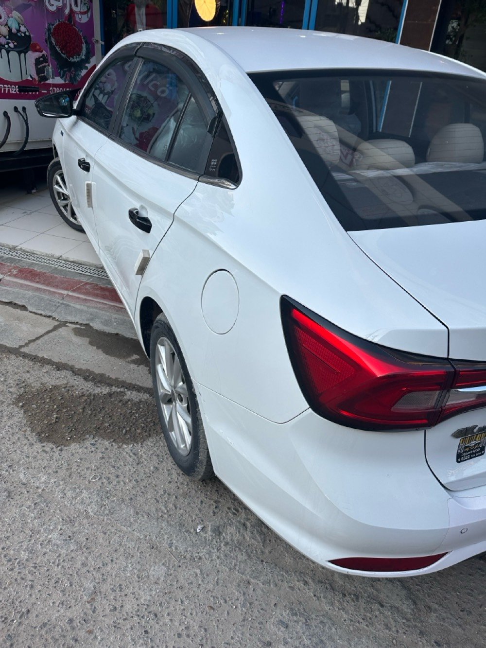 ام جي فايف / MG 5 للبيع
موديل 2023 ماشية 87 الف قابل للزيادة
رقم بغداد  الجديد / لون ابيض
بأسمي تحويل مباشر / محرك 1500 تنفس طبيعي  
السيارة خارج ضمان قبل شهرين طلعتها
وصولات الصيانة موجودة 
_________
السيارة فئة الكومفورت Comfortنوتبلي 
مواصفات السيارة 
بصمه تشغيل / لد نهاري + منضومة زنون / حساسات خلفية / شاشة اصلية
كامرة خلفية / تحكم استيرن / اشاير بالمري / تبريد شاشة 
بصمتين بيها / نضام ايكو اقتصادي / كروز مثبت سرعة 
حساس اطارات / كيج حماوة / داخل بيجي واسود 
4 ويل كب / كار بلي Car play واتو اندرويد
 حدادية كاملة جديدة مبدلها بلكات اصلية اذان محرك جديدة 
بيها  ملاحظات رصعات بصندوك والدوسة جهة اليمين بيها طعجه وبحافة البنيد شوي
مكان السيارة بغداد الامين الثانية
للاستفسار 
***********واتساب واتصال