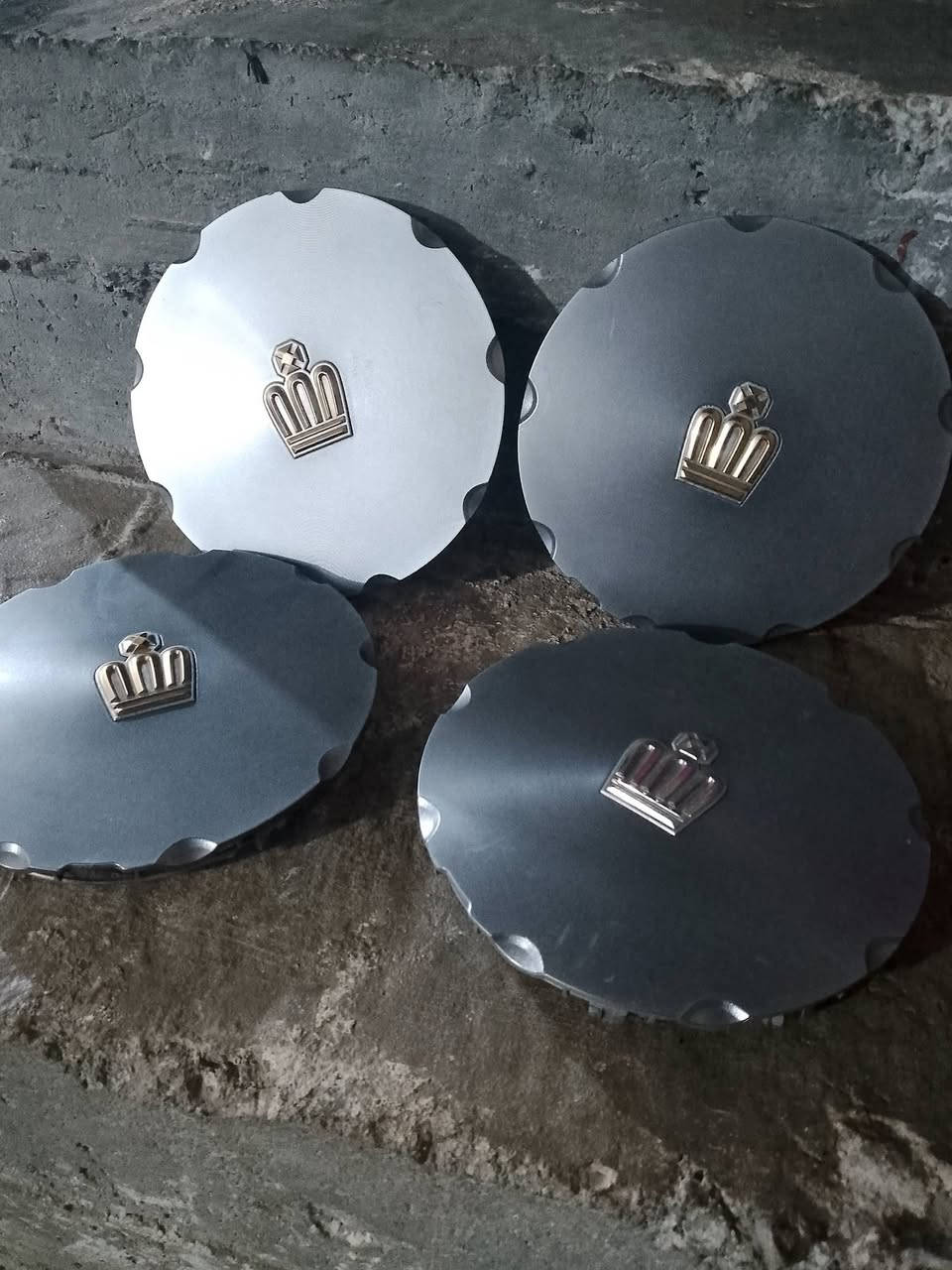 كبات ويل نجمه نفطي للبيع نظيفات
السعر 100دولار وبيهن مجال مكاني نجف 
للاتصال ***********
