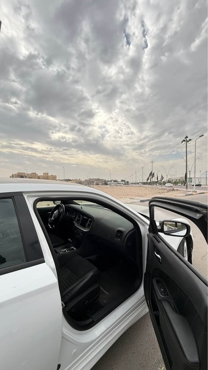 جارجر دايتونا rt5700
فول موصفات 
ضرر فقط بنيد شبر منه مصلح ومصبوغ 
والباقي مكفوله 
رقم اربيل بسم شركه 
البصره الزبير
السعر 220بيهه مجال
مديل 2017
*********** البصرة, العراق
