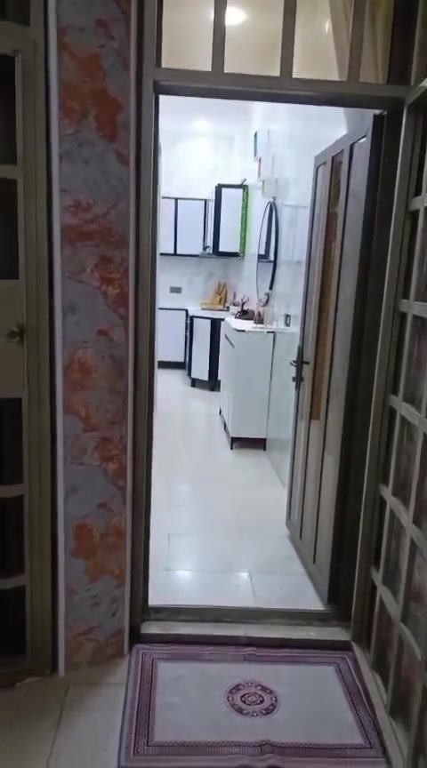 سلام عليكم 
بيت للبيع 
مساحه 100
واجه 5 ونزال 20
الارض زراعي 
بناء البيت حديث قاطين 
خدمات كامله رصيف مجاري مي 
موقع البيت ثعالبه بل فتحه مقابيل جامع محروق 
رقم ***********واتساب 
سعر البيت خاص

