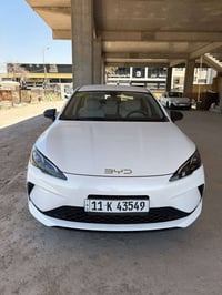 سيل فايف 05 مكفوله ماشيه ٣ الف كهرباء وماشيه الف ونص تقريبا ع البانزين...