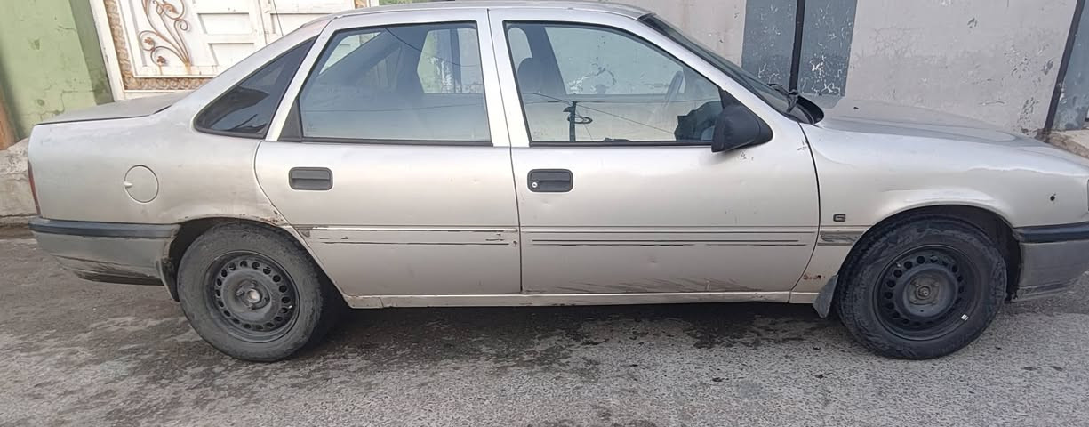 فكترا لون اصفر ذهبي بدون ضرر. محرك 16 شرط  بدون صرف ونفخ.رقم نينوى الماني سنوية عظم  لل28. اني الشرعي.  بيها تقحيل فقط.  السعر 42 
استفسار اتصل ***********
