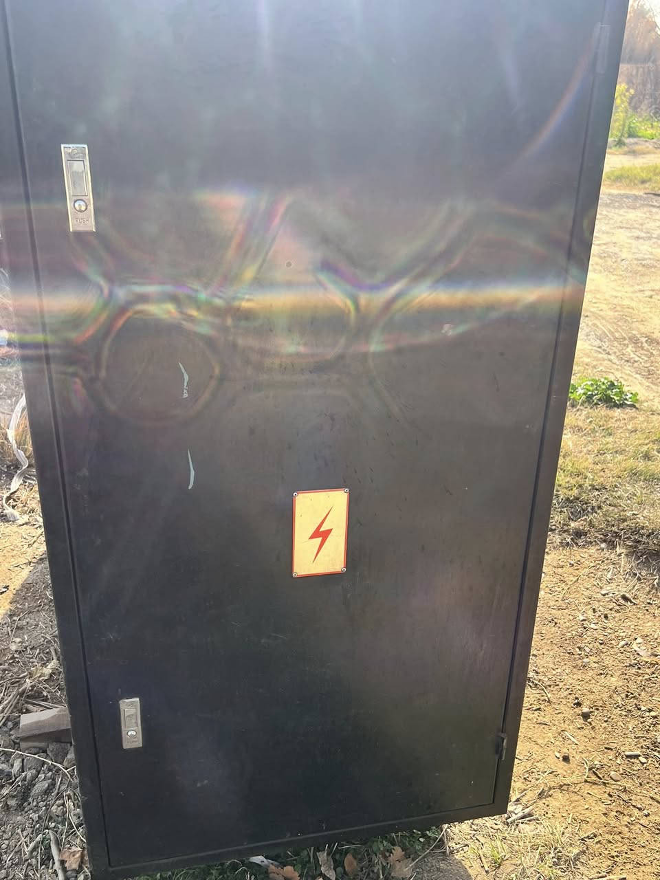 السلام عليكم جهاز بمات للبيع السعر 35ورقه وبي مجال الهاتف ***********
