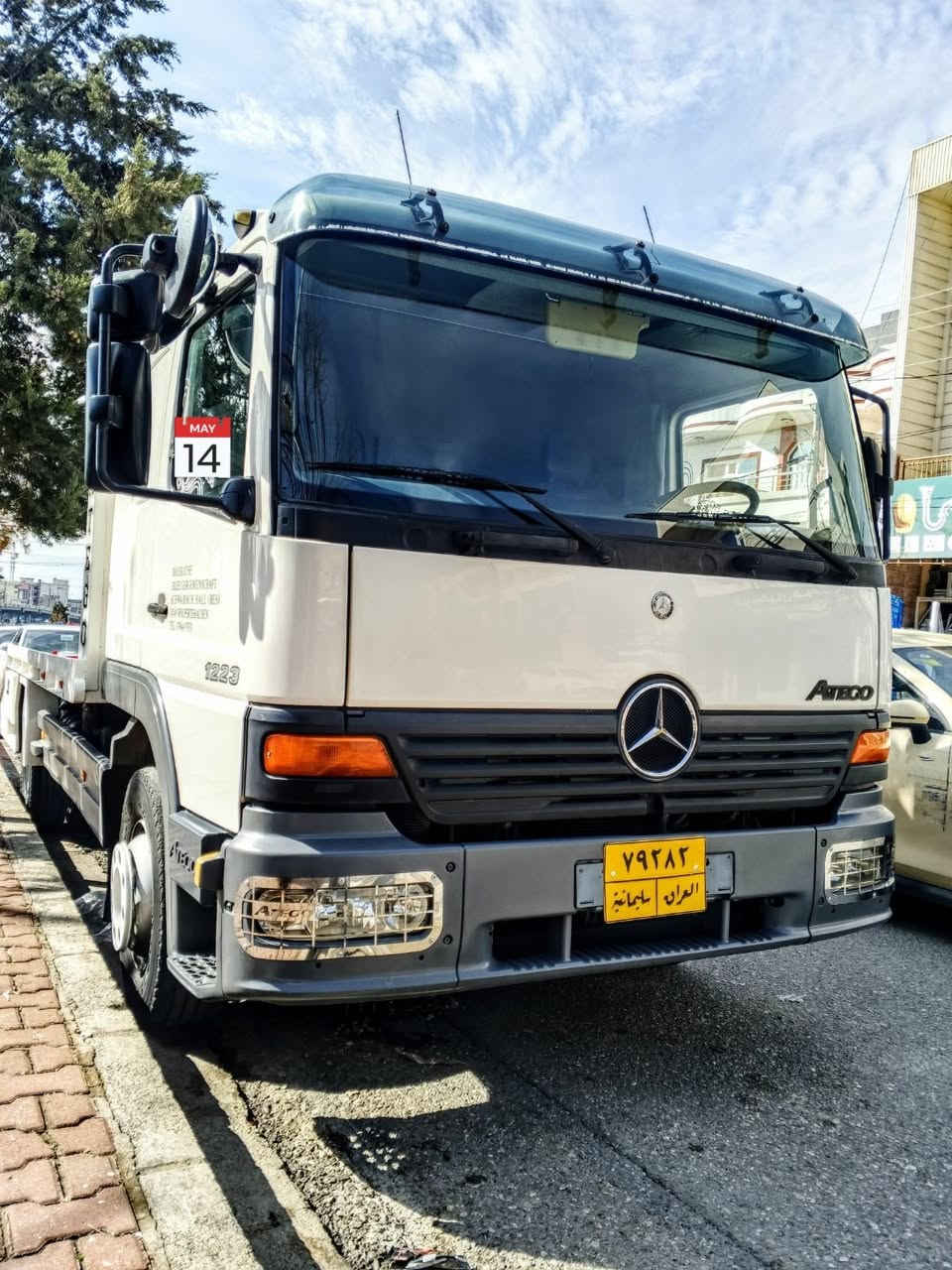 السلام علیکم 

للبیع اتیکو فلات صطحي ماشاءأللة جديد جديده 
مودیل (...2003...) حجم 1223 / 8 برغي 6 سلندر 
149000 كم ماشيه السياره داخل العراق واحد إده 
مواصفات/ تحديد صورعة+ تبريد + قفل اکسل + 
جام كهره باء+ هاف+ بويلر صوبة + دوگمە هز و صعود+ 
مراية كهرباء+ كوشن هواء + كاميراخلفي + 
امامي و خلفي سبرينك 
بدي رمبا يدوي طول بدي 7,20 
السيارة مابية أي نقص نفس شريكه كهربايات كله شغال 
گیر محرک شاصي اكسل سبوخ بشرط مكفول كفاله عامة 
عنوان السليمانية مركز مدينة قريب السرجنار 

اخوكم شاباز كرين   shabaz : kren 
***********📞📞
