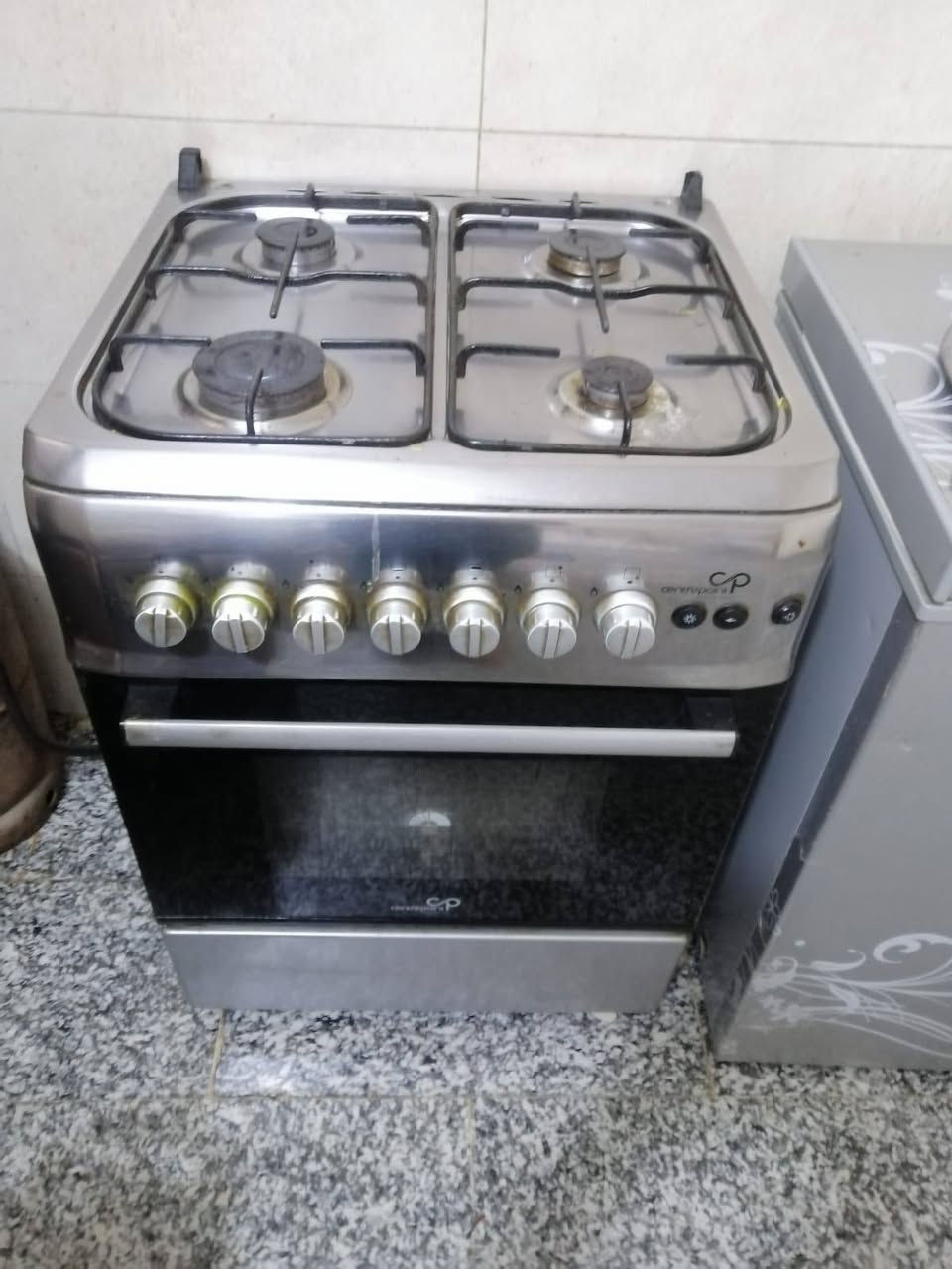 السلام عليكم غراض للبيع مكاني بغداد الشعب الاتصال على الرقم ***********
