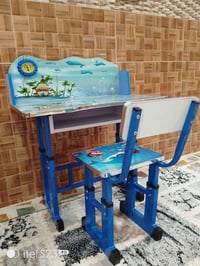 منضدة أطفال • للبيع