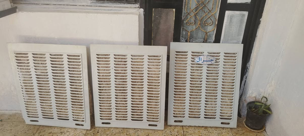 السلام عليكم
مبرده نظيفه الأبواب بلاستك
حلفه جديده
حجم ٢ ونص
السعر ١٠٠ وبيهه مجال 
مكان محموديه
اي استفسار خاص انطي رقم وعنوان


**إذا كنت صاحب هذا الإعلان وتريد حذفه لأي سبب، رجاءا أرسل رسالة إلى الدعم الفني**