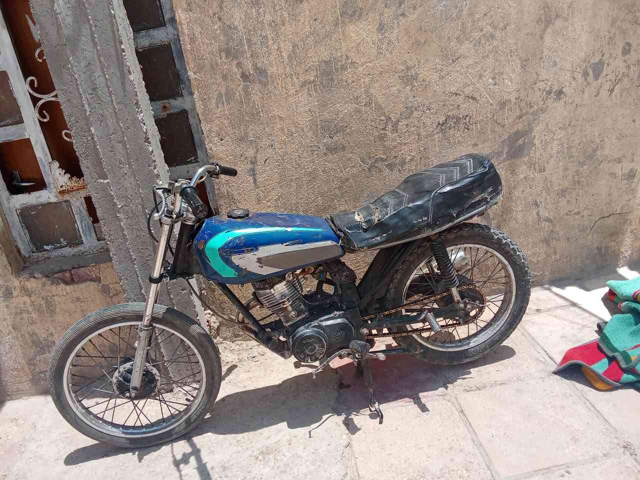 سلام عليكم  اربعه كير للبيع ستوني مجفت كور جديد وبستم والفات وياله جدد تايرات جدد كبريته جديده كلك كلك ب 125 قفل رقمي ***********
