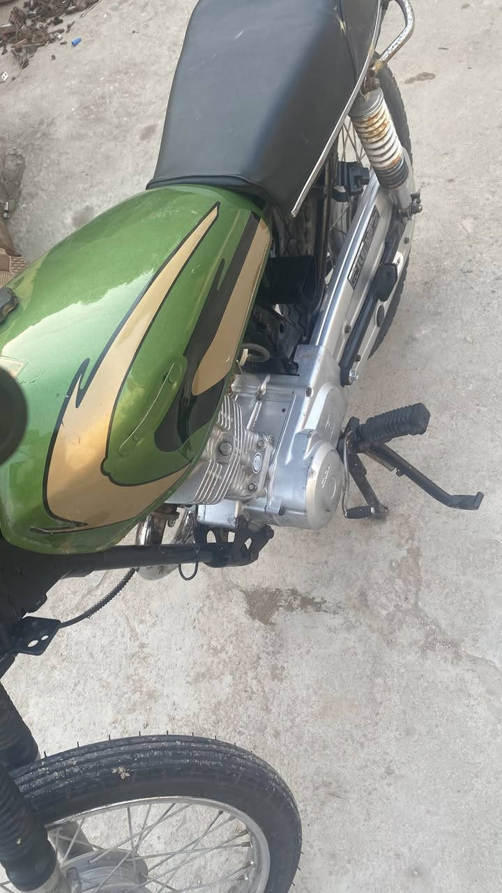 دراجه نامه إيراني تعمير جديد للبيع أدوات أدوات محرك مبدل ولفات سعرها 450وبيه مجال مكاني بصره كرمة علي ***********
