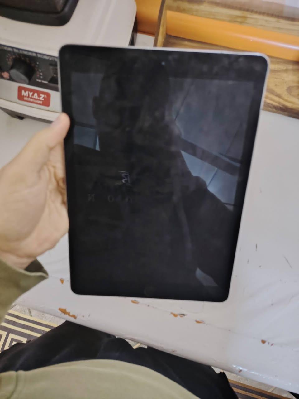 السلام عليكم
ايباد برو ٩.٧ ذاكرة ٢٥٦
يدعم السيمكرت جهاز حييل
نظيف مابيه خدوش
السعر ٢٥٠ وبيها مجال للطيبين
مكاني الموصل للاستفسار 
***********
