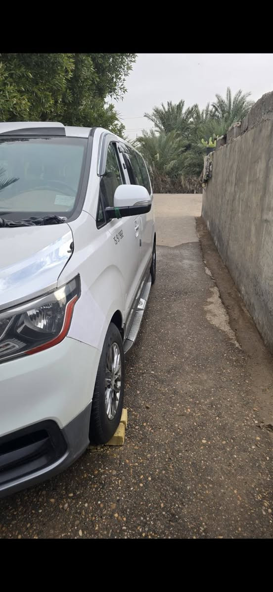 سلام عليكم سياره ستاركس 2019 سياره جاهزه ما ناقصهه شي كله جديد تخم تاير حداديه كفاله عامه ما عده طخة بسيطه بل باب الصدر وطخه بل جاملق  المامي جهت لسايق ولباقي كفاله رقم نكليزي جدين سنويه ل 29  مداور ثاني يوم مفتوح محور مسكر   السعر 280 لعنوان ميسان لاستفسار ***********
