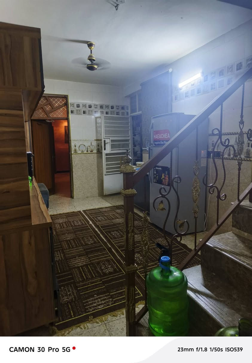 بيت للبيع الحسينيه مصقط 100متر ***********

