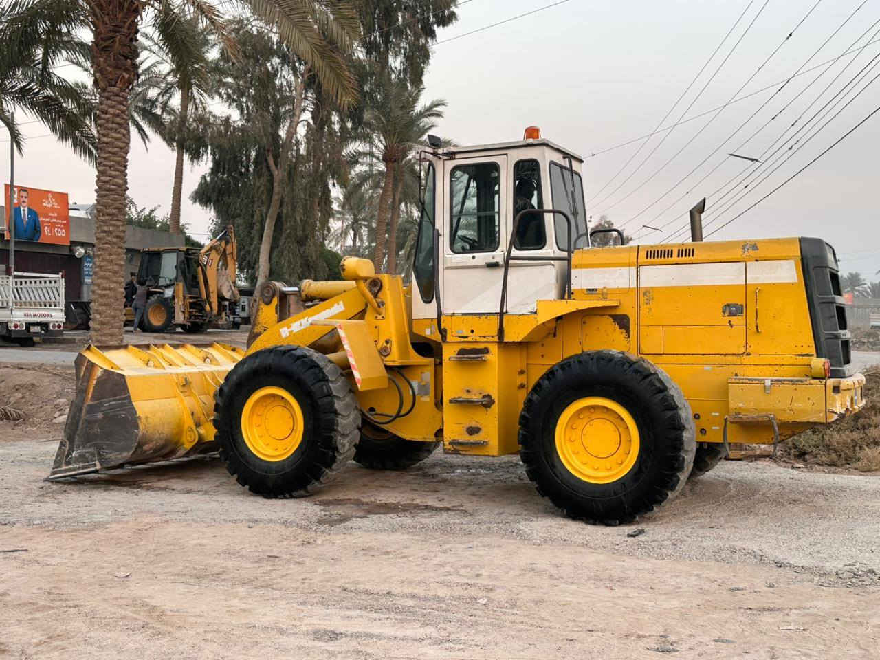 السلام عليكم شفل لبيع موديل 2003 جديد مكفول كفاله عامه من كير من محرك من تركم من اكسن كله جديد معرض السلمان الفلوجه الخط السريع ***********ابومحمد
