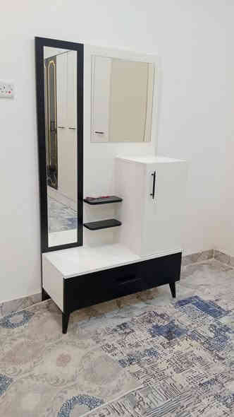 السلام عليكم غرفه تركيه ستخدام 5اشهر نضيفه نقص 5 يدات مجرات السعر ٣٠٠ وبيهه مجال بسيط ***********
