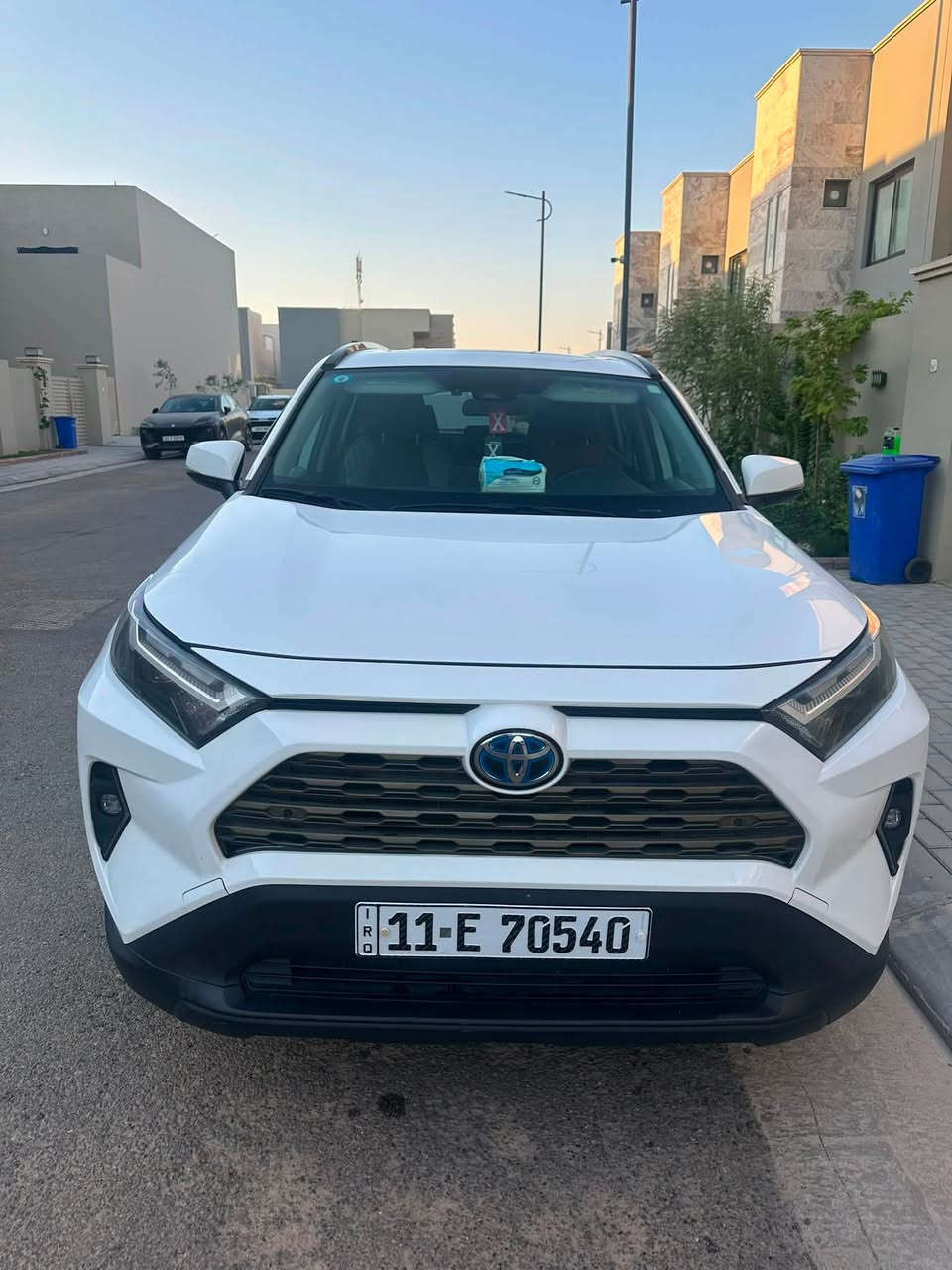 للبيع 
راف فور 22 هايبرد لون ابيض xle رقم بغداد
حادث خفيف قطع صبغ 
بدون سمكرة بدون دواخل بدون ايرباك 
صور الحادث موجودة والسونار ايضاً موجود
بسعر 21 ألف بإسمي 
سيارة جاهزة مناقصها شي
للاستفسار : ***********
