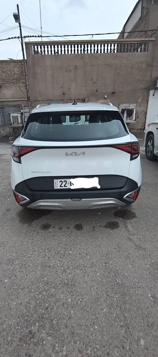 🚗 للبيع: كيا سبورتج 2023 – وارد خليجي
📍 مكان السيارة: بغداد – مدينة الصدر 
📞 للتواصل: ***********
سيارة رقم اربيل بأسمي تحويل مباشر
💰 السعر: 215 ورقة 
📊 المسافة المقطوعة: 85 كم
🛠️ المحرك: 4 سلندر 2000cc

⚙️ المواصفات:
• نص مواصفات عادية
• بصمة تشغيل عدد2
 تشغيل عن بعد
• شاشة كبيرة
• كاميرا خلفية
• حساسات 
• تبريد قطعتين
• درايف مود – أوتو هولد – نظام منحدرات
• هاند بريك دكمة
• مرايا كهربائية
• شفتات ستيرن 
• اربعة انظمة قيادة 
كشنات جلد بس دون تدفئة
السيارة مكفولة كفالة عامة مابي اي ضرر
