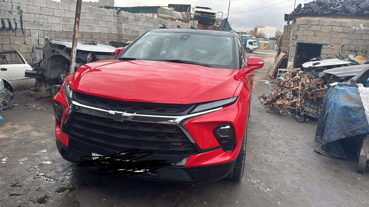 يالله/السلام عليكم عندي شوفرليت بلايزر  (موديل23) فول ضرر فقط شبر بونيت  سياره رقم اربيل 
السياره جديده خير من الله ماشيه 66000المواصفات👇🏻
👈مكينه جبيره 6سلندر3600 حجم
👈شاشه كبيره
👈كامره خلفيه
👈كشنات جلد
👈تبريد مركزي 
 
👈لد نهاري امامي وخلفي
👈رادار امامي 
👈رادار خلفي
👈قياده ذاتيه 
👈تحديد مسار 
👈5 كامرات محيطيه
👈شحن واير ليش
👈بصمه ابواب وبصمه تشغيل عن بعد
👈مكان السياره كركوك 
👈الاتصال والاستفسار
***********
*********** كركوك, العراق
