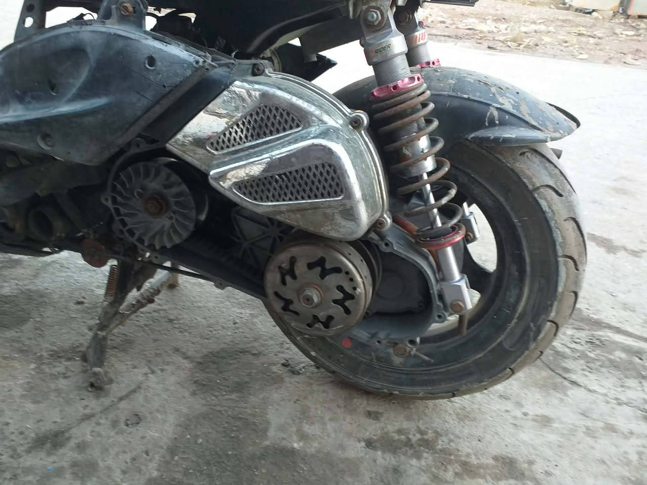 سلام عليكم سكنس نثيه مكينه ٥٨ونص شلعه ومعدل تخبل كهربائيات شغاله كلجات رياضي دبلات رياضي ويدات وقباقه مال كور الدراجه مكينه لانضوح ولا دخان ولا صوت ابيع كوم حديد تنكر سلف وتطلع حت كفراتها موجوده بس تعبانات شوي وفتحتهن سعرها ٢٠٠ مكاني بغداد وره السيطره مال شعب ***********
