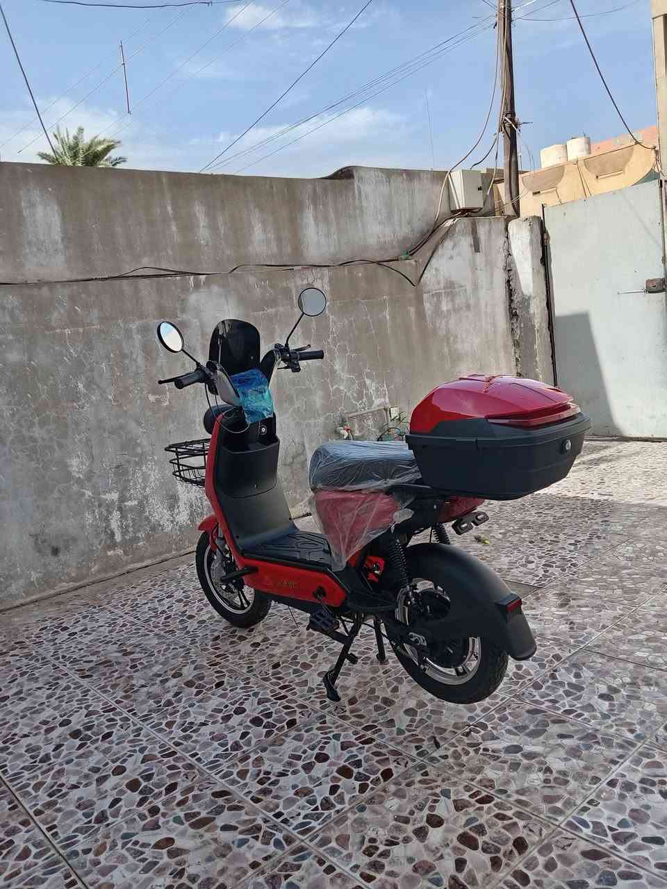 دراجه للبيع QTH
2025بوكسر 
للبيع بسعر 400قفل 
مكاني حزيران مستعجل على البيع 
محتاج فلوس لاتكسر بحلالي 
5بطاريات ضد المي دبل سويج 2 كارت ومفتاح 2 
للاتصال ***********
