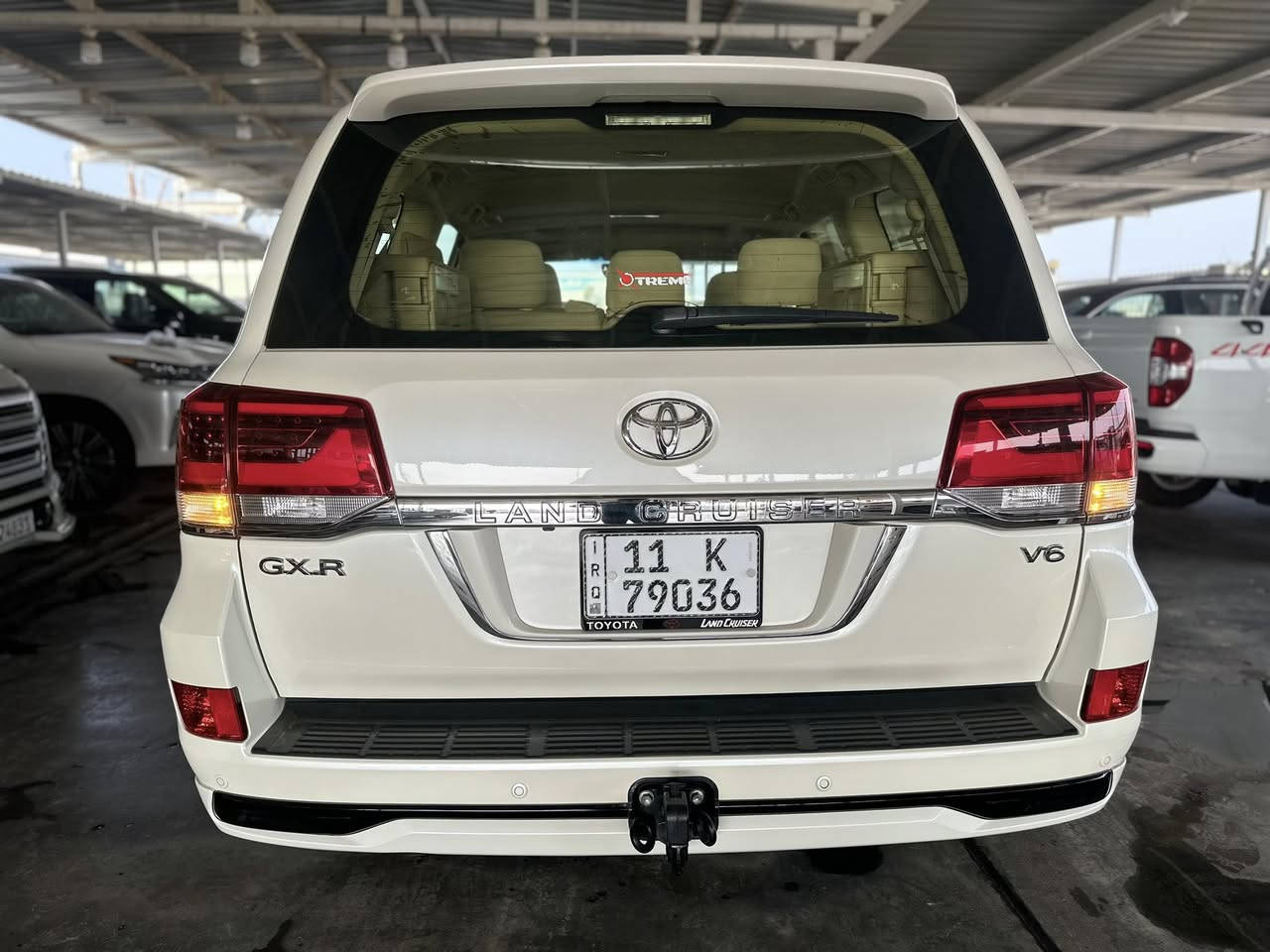 لاندكروز  جكسر موديل 17 بريم اصل ام الشاحنه الباب الاول . مكفوله كفاله عامه عدا گرن الدعاميه من صفحة الصدر بس وسونارها موجود . سياره ترايها مال زيرو عليها ادامه كامله فلس متصرف عليها . مكينه 6 سلندر 4000 . ماشيه 56 حقيقي رقم بغداد تحويل مباشر مكان السياره الكوت استفسار اكثر اتصال ع الرقم ***********
