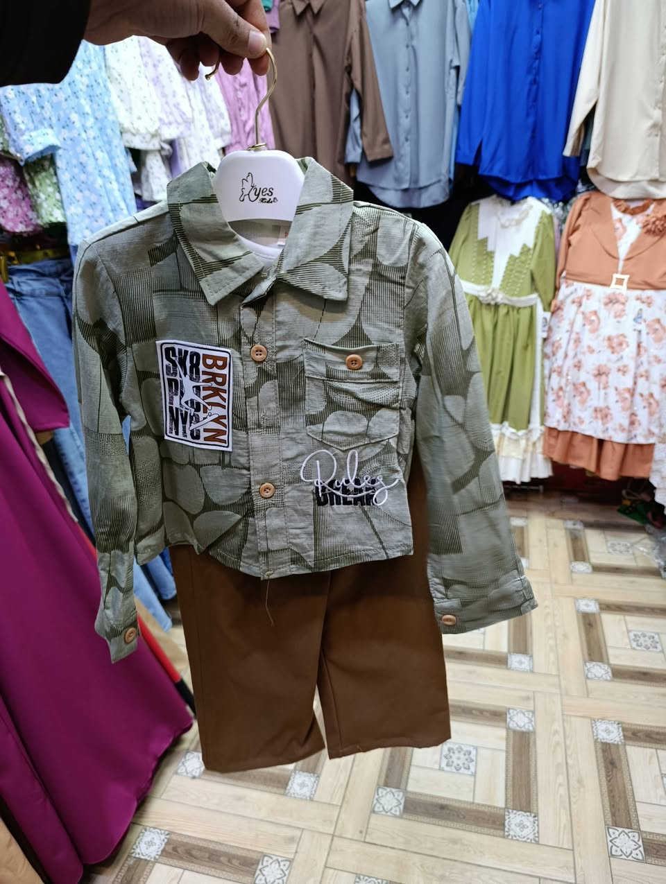 طقم ولادي ثلاث قطع  خامه صيفي درجه اولى 
يلبس من عمر سنتين ل ١٢ سنه


**إذا كنت صاحب هذا الإعلان وتريد حذفه لأي سبب، رجاءا أرسل رسالة إلى الدعم الفني**