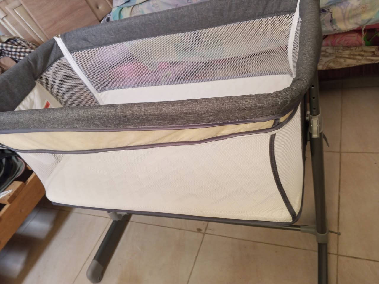 سلام عليكم
غراض  اطفال بعدهم جديدات ممستعملات ونضيفات للبيع كلهن شيلة وحدة  ب 140 الف 
***********
