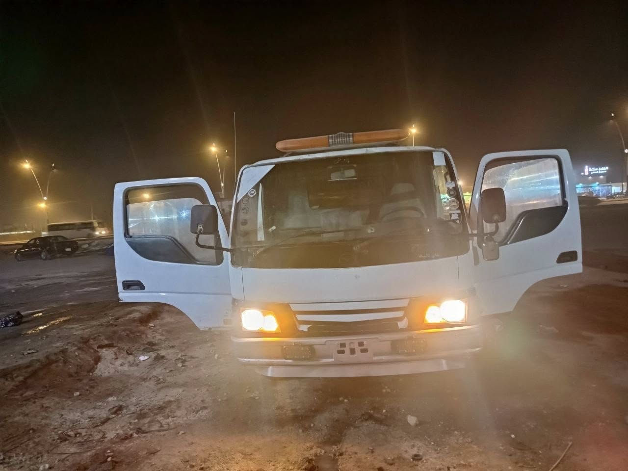 مازدا سطحية نزال جك واحد مكينه وكير اسوزا حجم ١١٥ مكينه بيها تبخير وباقي شغلاتها كله تمام بسمنه السيارة واليشتري شرط التحويل للبيع او مراوس بسيارة صغيرة سطحية ياباني مو تفصال مكان السيارة بصرة السعر 115 والشراي يدلل
***********
