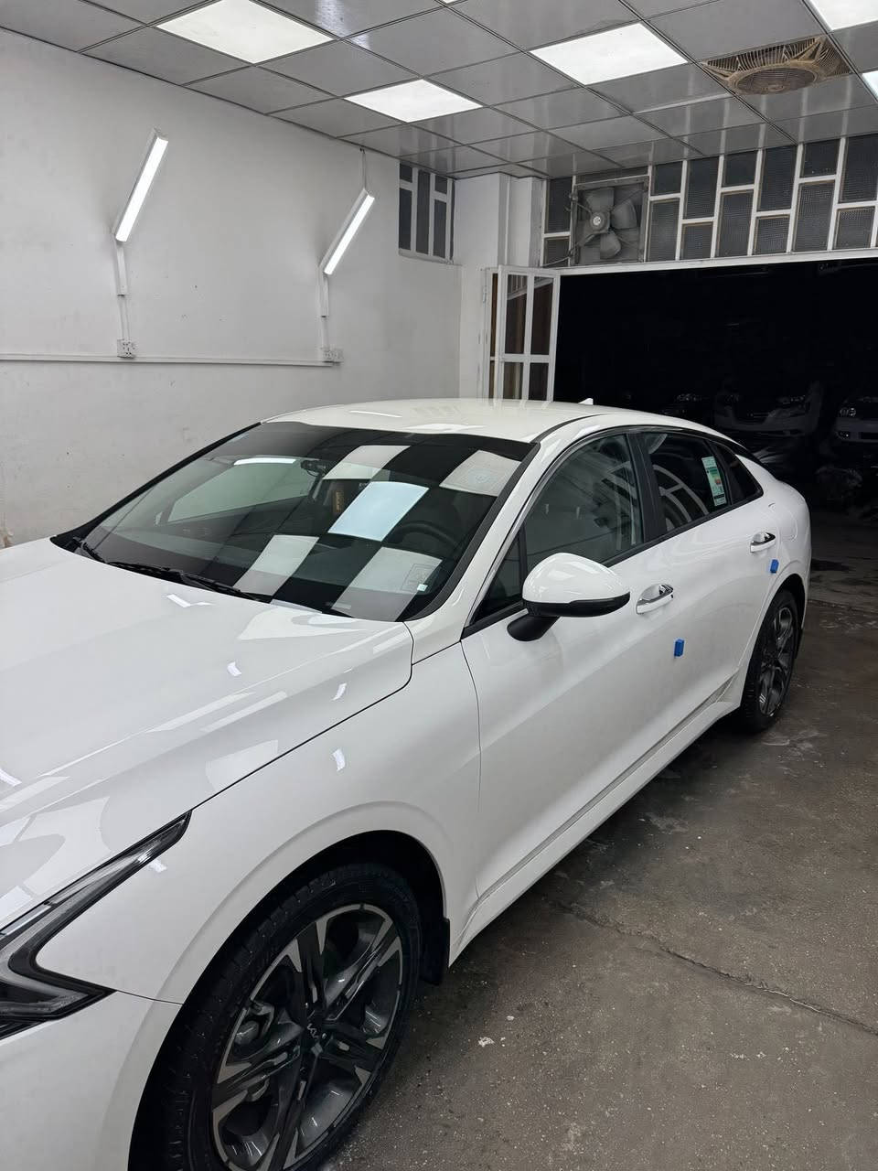 سلام عليكم شباب
سياره2022  الشركة الدوليه ضمان مجموعة الشركة الدوليه وكتب و كتلوكات الشركة كلها موجوده 

المواصفات بارد بقبق الجنط وصور موجوده

وشبر صبغ بالبنيد لا داخل شاصي ولا اي شي فقط الي فوك  غيره مكفوله السياره  

ماشيه   65 الف 

الرقم دولي بغداد تحويل ثاني يوم بسمي 

بصمه 

بصمه جنطه خلفيه 

بصمه ابواب 

ترحيب ابواب

ويل حجم 19

خمسه ويل كب 

سبير منازل

 

تشغيل عن بعد 

 

مقعد كهربائي 

مقاعد جلد ومخمل 

كشافات LED زينون اربع عدسات 

مري شفط

قطعتين تبريد 

تبريد لمس و خزن 

مخرج طاقه + USP

خمس وضعيات قياده

محرك 2000 دوش

مكان السياره بغداد الكرخ الغزاليه  

السعر 180 وبيهه مجال 

للاستفسار اكثر  خاص

***********
